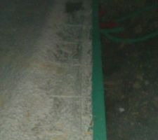 Avancée du vide sanitaire, dalle RDC coulée, en cours de séchage.

Démarquation porte garage.