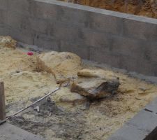Exemple de gros "cailloux" sur le chantier et au fond du VS qu'ils ont du retirer