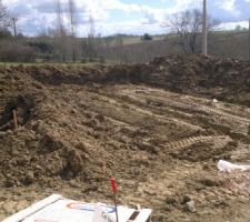 Notre beau terrain est un vrai champ de bataille !