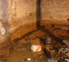 D&eacute;caissement de la terre contre les murs