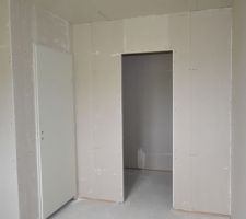 Dressing. Vue de la chambre 1