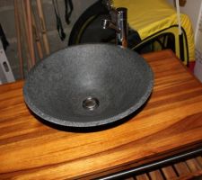 Meuble de la salle du bain du haut remis en état
