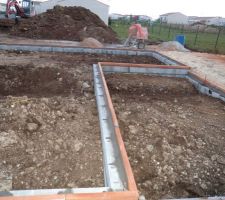 Fondation finis , on devine la maison, là c'est le garage et la cuisine