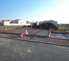 La maison est pr&ecirc;te pour que sa dalle soit coul&eacute;e