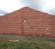 Le cot&eacute; de la maison