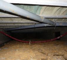 Vide sanitaire sur 4 rangs avec plancher rectolight pour le garage et primolight pour le reste.