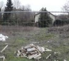 Vue panoramique prise en face des deux terrains.