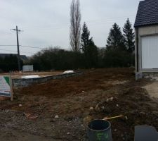 Terre &eacute;tal&eacute; &agrave; la mini pelle