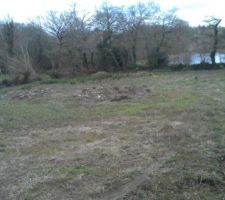 Terrain vu de la route coté ouest