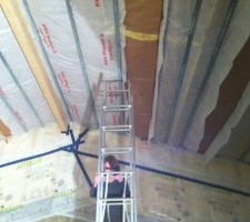Pose rail plafond rampant