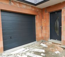 Porte d'entrée, porte de garage