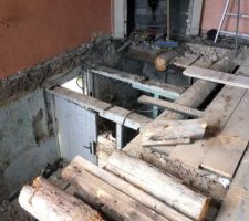 Arrachage plancher chêne sur solive chêne et poutres pourries