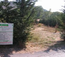 La photo du panneau avec le premier permis sur le terrain des que le transfert a été effectif