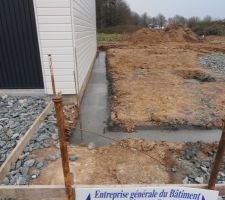 Et un bout du devant avec la limite de propriété Jaëlle