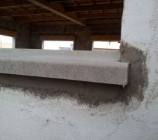 L'appui de la fen&ecirc;tre du bureau