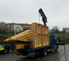 La charpente arrive à son tour !