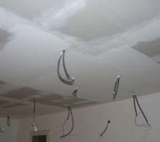 1 passe d'impression pour le plafond, &ccedil;a rend bien mais c'est crevant !!!