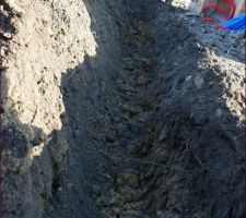 Tranchée pour passage du fourreau et du tuyau eau potable