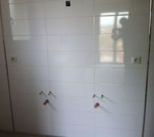 Fa&iuml;ence SDB RDC emplacement du meuble