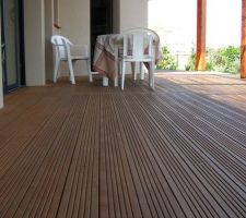 Le plancher bois de la terrasse