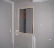 Cadre pour le placard mural (au dessus des ascaliers) dans notre chambre