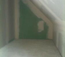 La futur cachette dans la chambre de Loulou