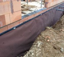 Pose de notre bache sur toute la superficie du vide sanitaire