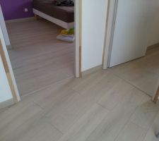 Etage parquet stratifié chene perle blue acoustic