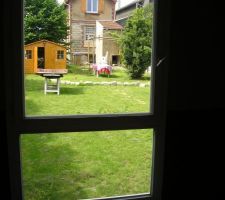 Terain allant jusqu'au pierre   le passage (la o&ugrave; il y a la cabane)