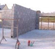 Elévation des murs débutée dans la semaine du 25/03/2013 au 29/03/2013
