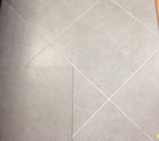 Carrelage pour pi&egrave;ce &agrave; vivre et couloir