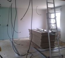 Notre future chambre avec un bout de salle de bain