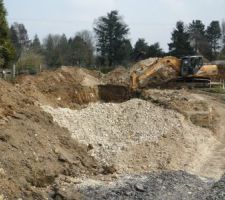 Terrassement du sous sol par l'entreprise de ma&ccedil;onnerie B&eacute;ria construction