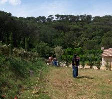 Vue du NE vers SO cote haut du terrain avec vue vers le massif d'uchaux
