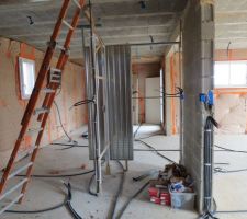 Vue sur l'entrée sur notre futurs chambre (galandage)