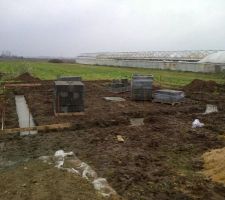 Les fondations ont été coulés la premiere semaine de mars!