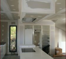 Caisson de la hotte plafond