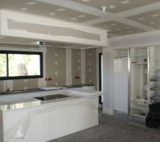 Caisson de la hotte plafond