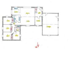 Essai de remaniement pour diminuer le couloir, réduire le dressing, déplacer l'entrée, créer un L salon séjour cuisine, diminuer les ouvertures au nord etc...