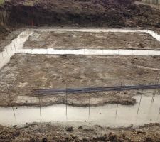 Voilà le beton a déjà été coulé le lendemain du terrassement !!!!