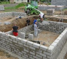 Voilà, le corps principal est matérialisé, la cave est en cours