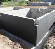 J5 : réalisation de l'enduit d'étanchéité de la cave