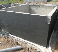 Le syst&egrave;me sera plac&eacute; dans l'angle avant de la cave qui donnera sous la fen&ecirc;tre des futurs WC