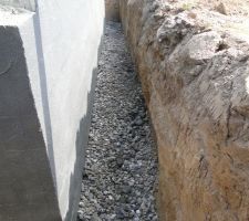 Sous les pav&eacute;s la plage, non, sous les galets le drainage ...