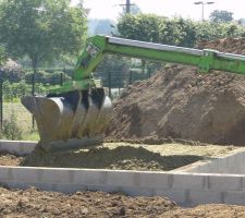 Et hop, 60 brouettes d'un coup et pr&eacute;-nivel&eacute;es en plus