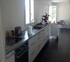 Cuisine ikea Abstrakt blanc laqué, aujourd'hui elle est finie, tout est en place!