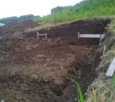 Premiere fouille pour les fondations