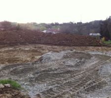 Terrassement de la plateforme sur l'emprise de la maison et de la terrasse