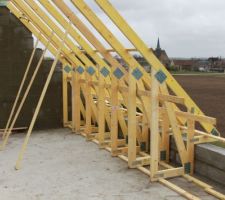 Charpente en cours de pose