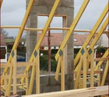 Charpente en cours de pose